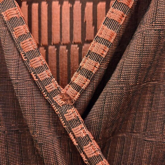 FRENCH CONNECTION FAUZ WRAP DRESS SIZE 6 RED LINEAR JACQUARD LONG SLEEVE - Picture 9 of 10